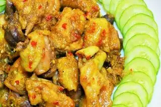 Hình ảnh Cơm Gà Kho Sả Ớt