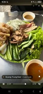 Hình ảnh Mẹc cuốn 1 người