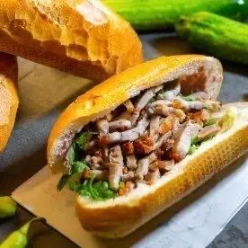 Hình ảnh Bánh mì heo quay đặc biệt 