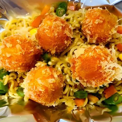 Hình ảnh Mì trộn viên hải sản phomai