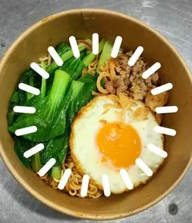 Hình ảnh Mì trộn trứng chiên 