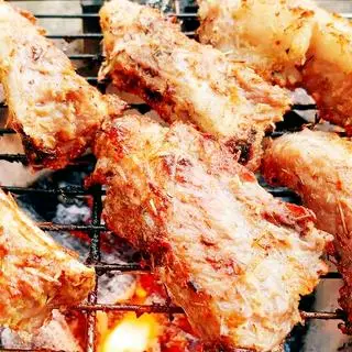 Hình ảnh Cơm sườn sụn nướng mật ong