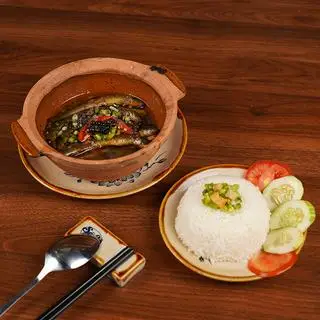 Hình ảnh Cơm cá kèo kho tiêu & canh chua - Pepper braised goby fish