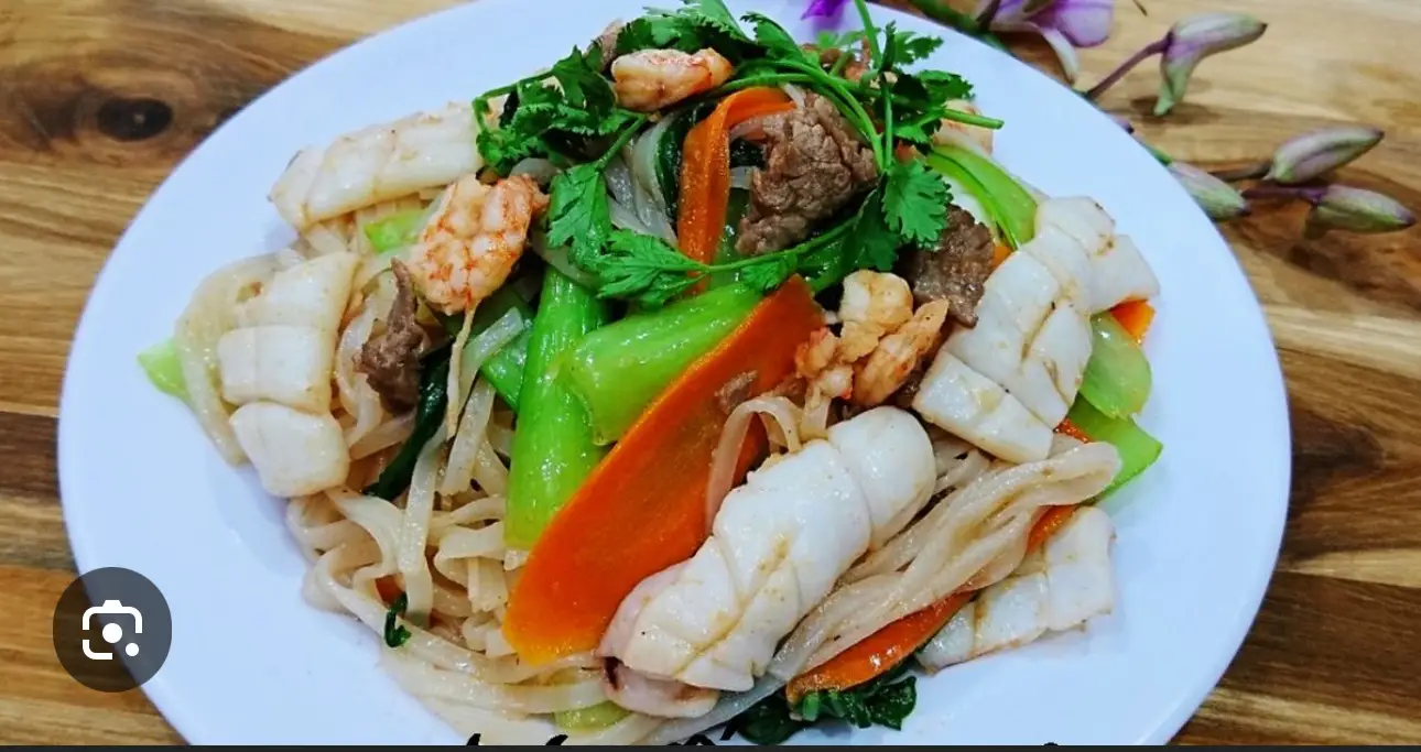 Hình ảnh Hủ tiếu mềm xào hải sản