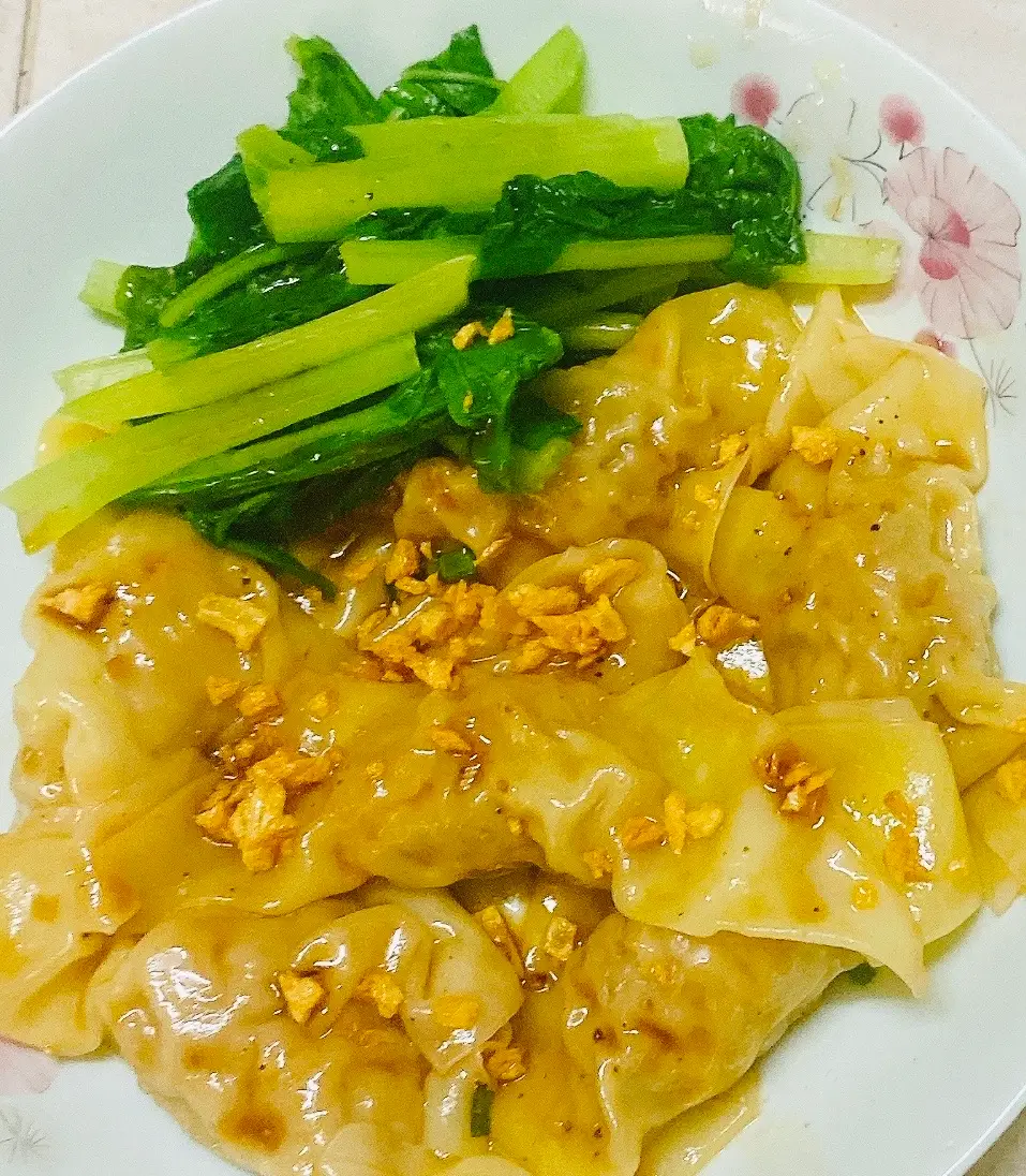 Hình ảnh hoành thánh sốt dầu hào