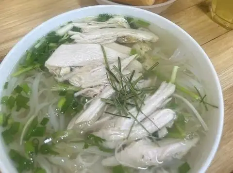 Hình ảnh phở gà lườn