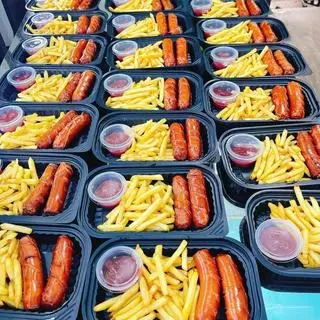 Hình ảnh COMBO 2 XÚC XÍCH KHOAI TÂY CHIÊN