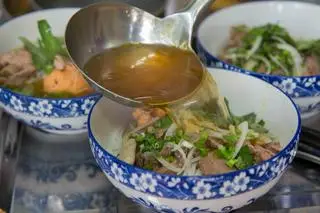 Hình ảnh Bún bò gân - viên