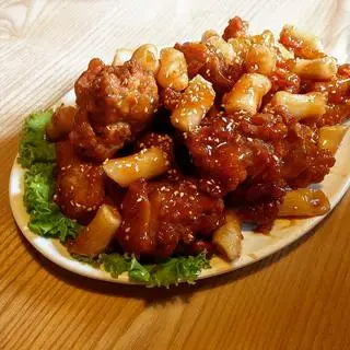 Hình ảnh Gà Viên Sốt Cay + Bánh Gạo