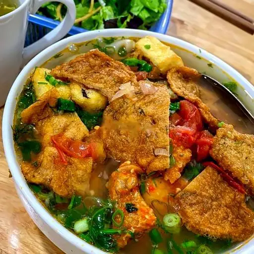 Hình ảnh Banh đa đỏ giòn đầy đủ