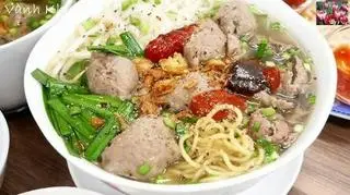 Hình ảnh Hủ tiếu mì heo viên