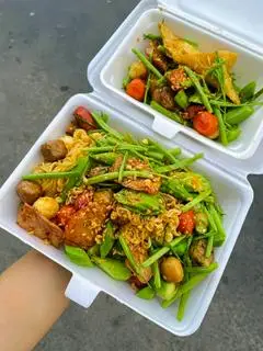 Hình ảnh mì xào thập cẩm phần lớn 