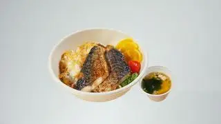 Hình ảnh Cơm saba tặng kèm canh miso