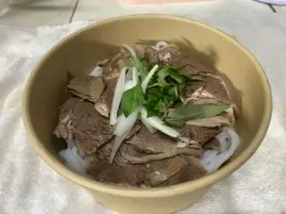 Hình ảnh Bún bò siêu nạm - Món Hoàng Huynh