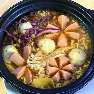 Hình ảnh Mỳ cay xúc xích