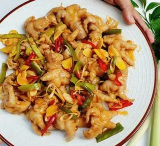 Hình ảnh Chân Gà Sốt Thái Hộp To