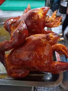 Hình ảnh gà nướng lu đặc sản kèm xối hoàng phố 