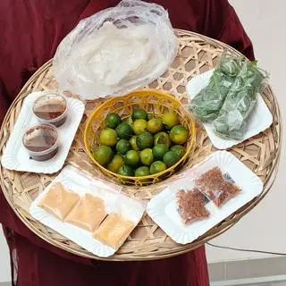 Hình ảnh Bánh tráng chấm muối tắc