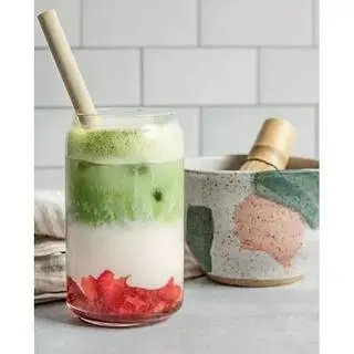Hình ảnh Matcha latte dâu 