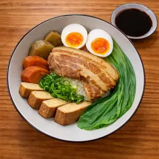 Hình ảnh Cơm với thịt heo kho Đài Loan và Súp / 台灣控肉飯＆湯 / Taiwanese Braised Pork Rice & Soup