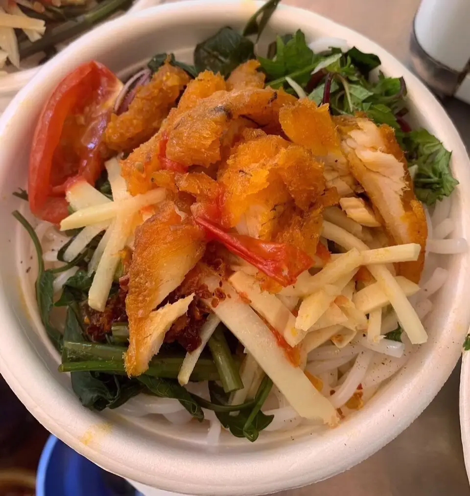 Hình ảnh Bún Trộn Thái Bình + Rau thêm