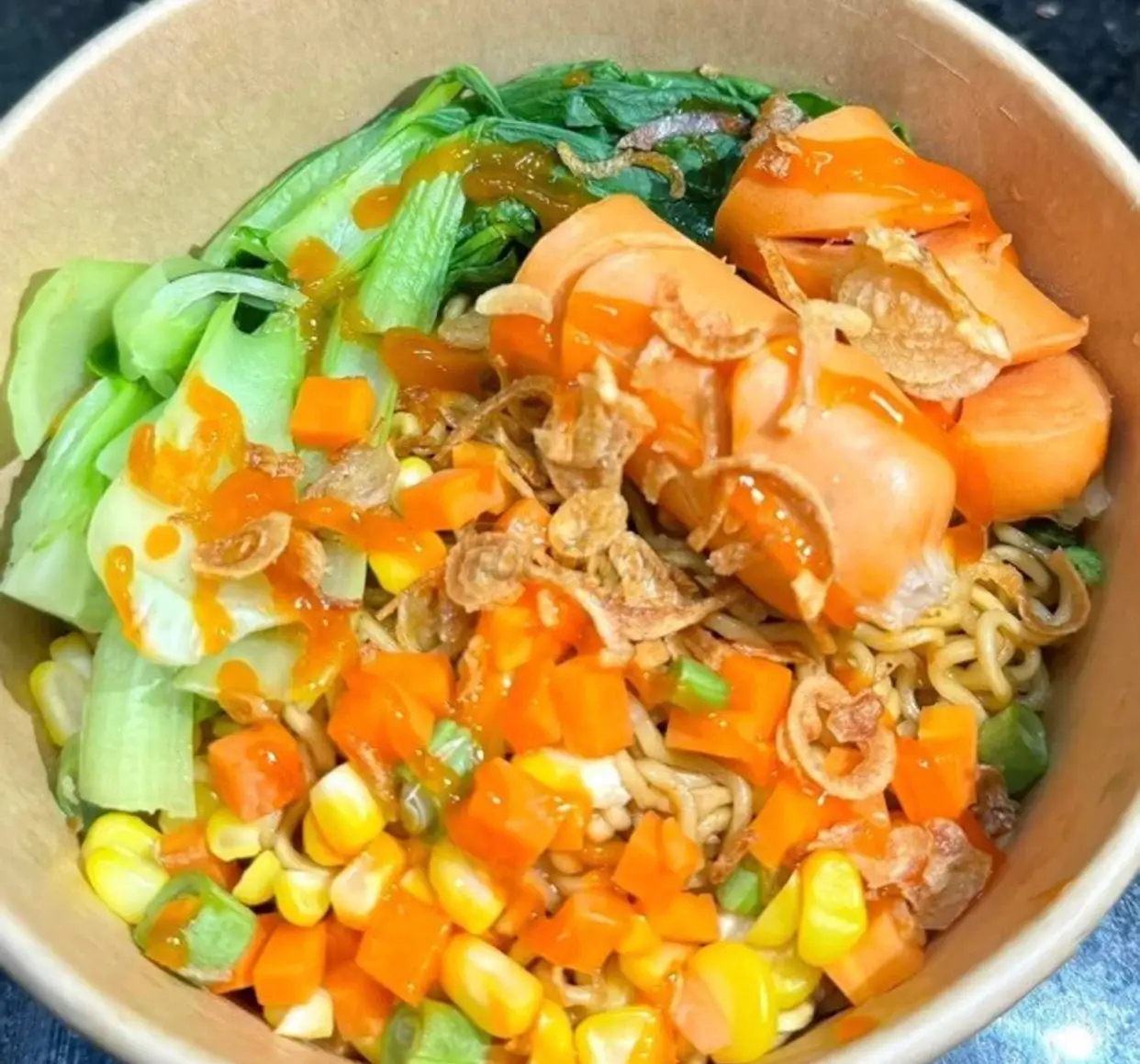 Hình ảnh Mì trộn Indo xúc xích