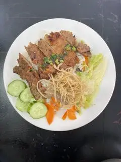 Hình ảnh Cơm tấm sườn bì