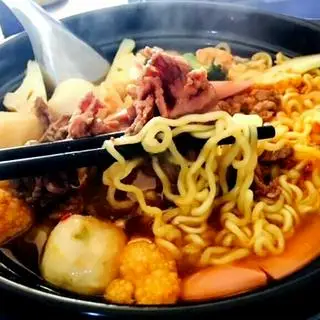 Hình ảnh Mỳ cay bò kimchi
