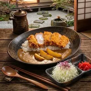 Hình ảnh Tô cơm cà ri thịt heo chiên xù - katsu curry