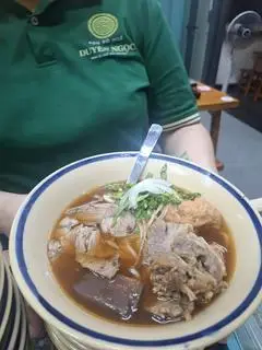 Hình ảnh Bún bò tô lớn đầy đủ