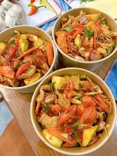 Hình ảnh Chân gà tắm Sốt Thái