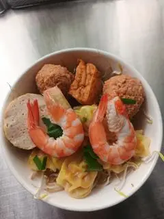Hình ảnh Hoành thánh riêu + tôm