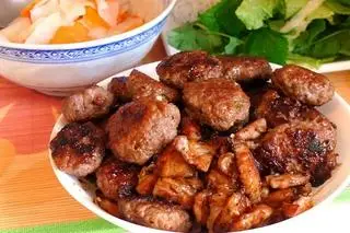 Hình ảnh NỬA KG CHẢ LẪN NƯỚNG