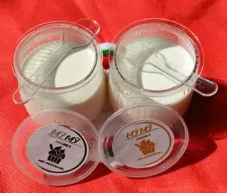 Hình ảnh Combo 5 hũ sữa chua úp ngược có đường