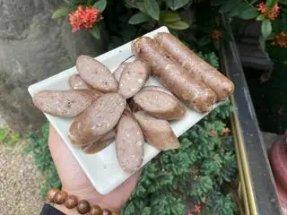 Hình ảnh XÚC XÍCH CHAY RAU CỦ CHIÊN GIÒN