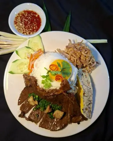 Hình ảnh Cơm Tấm Sườn Bì Chả Trứng