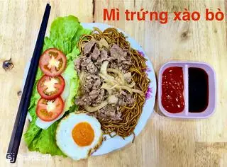 Hình ảnh Mì trứng xào bò