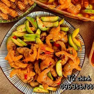 Hình ảnh Chân gà rút xương sốt thái mix cóc HOT
