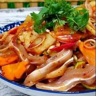 Hình ảnh Tại Heo Hun Khói Sốt Thái