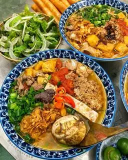 Hình ảnh BÚN RIÊU ĐẦY ĐỦ ( có mắm tôm ) 