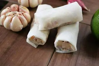 Hình ảnh Chả giò tôm thịt ( không chiên )