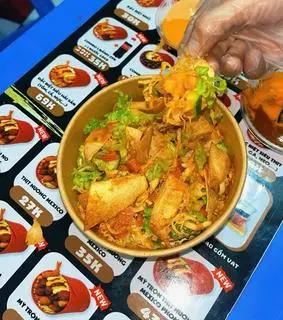 Hình ảnh Mỳ trộn thịt nướng