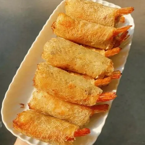 Hình ảnh Bún trộn nem nhân con tôm