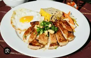 Hình ảnh Cơm Tấm Sườn + Chả + Ốp La