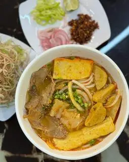 Hình ảnh Bún Bò Chả Cua + Bò Viên