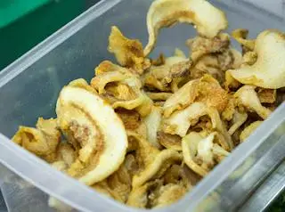 Hình ảnh Tóp mỡ giòn rụm