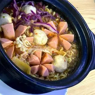 Hình ảnh Mỳ cay thập cẩm kim chi 