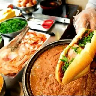 Hình ảnh Bánh mỳ patê thịt xiên nướng ( ngon xỉu)