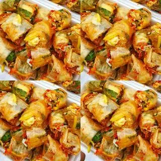 Hình ảnh Bánh Tráng Cuốn Full Topping