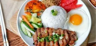 Hình ảnh Cơm sà lươn (sườn nướng + ốp la)